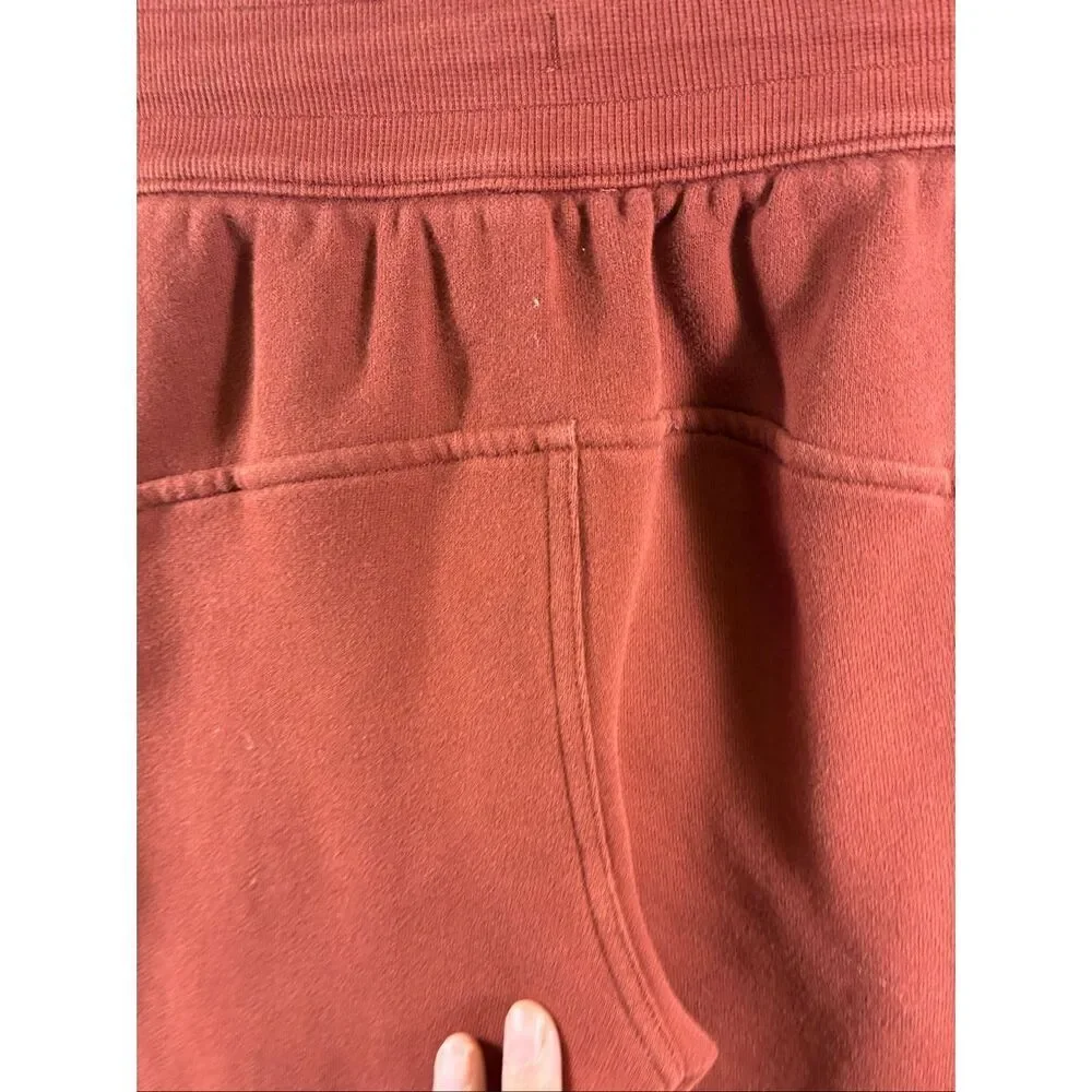 Lululemon Scuba High Rise Joggers in Date Brown Size 0